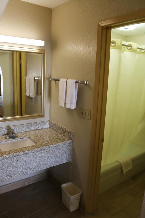 Great Western Inn & Suites Carlsbad Buitenkant foto