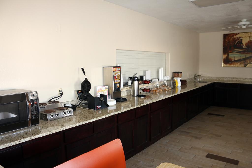 Great Western Inn & Suites Carlsbad Buitenkant foto